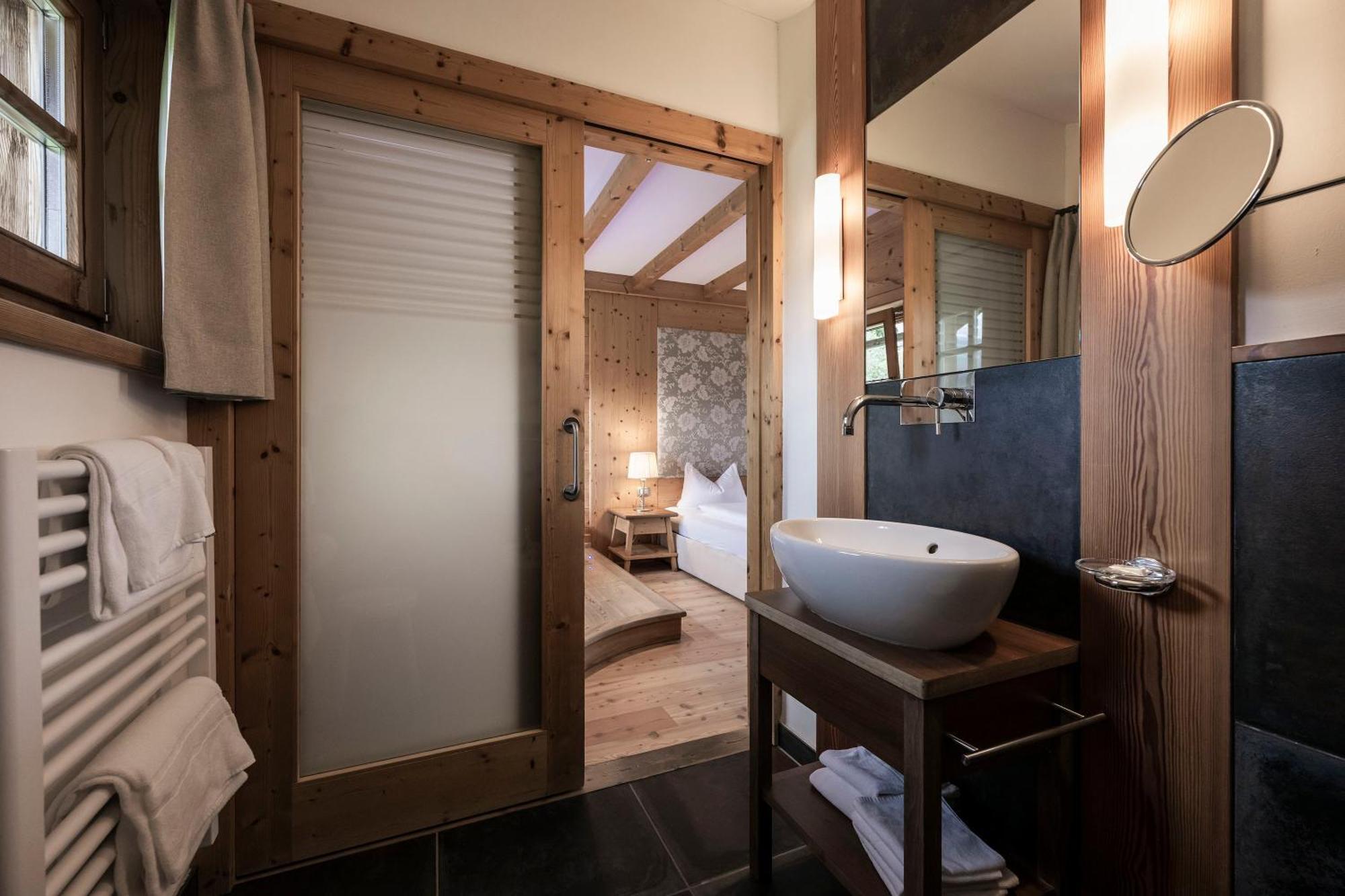 Post Alpina - Family Mountain Chalets San Candido Exterior foto